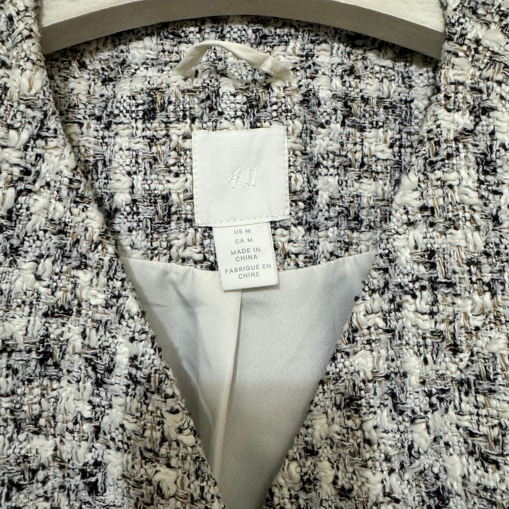 ✨ H&M Tweed Bouclé Vest – Size M – Gently Worn Once ✨ - Picture 6 of 9